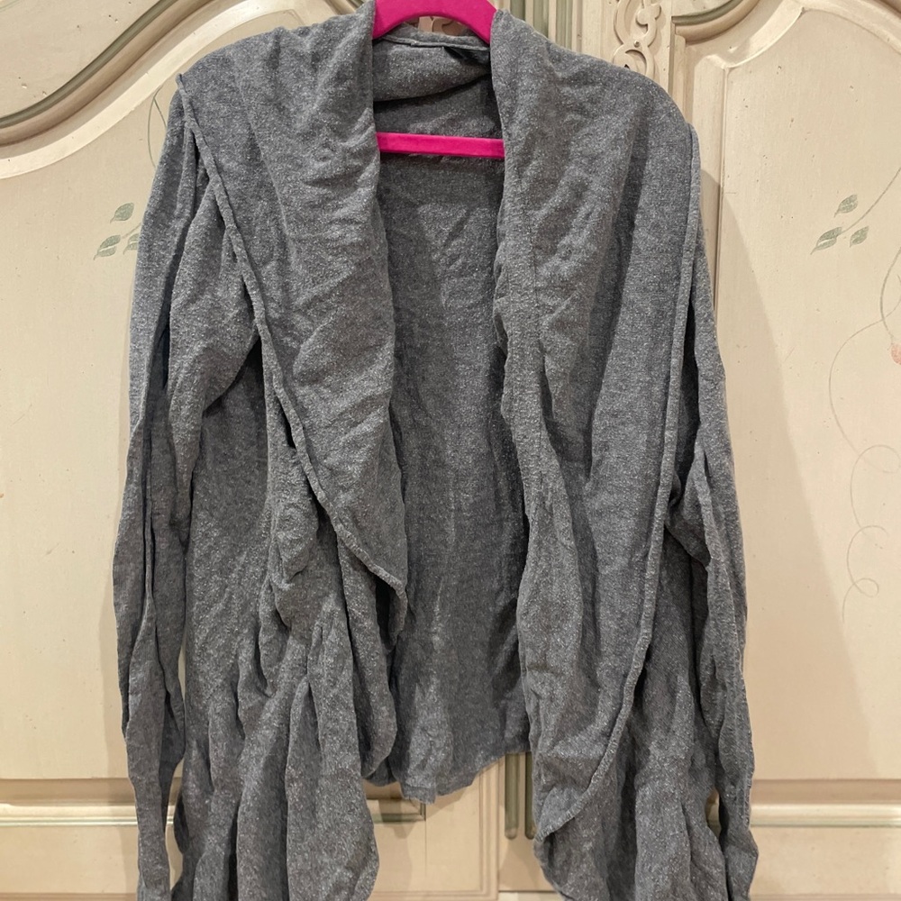 Women’s medium Daisy Fuentes sweater